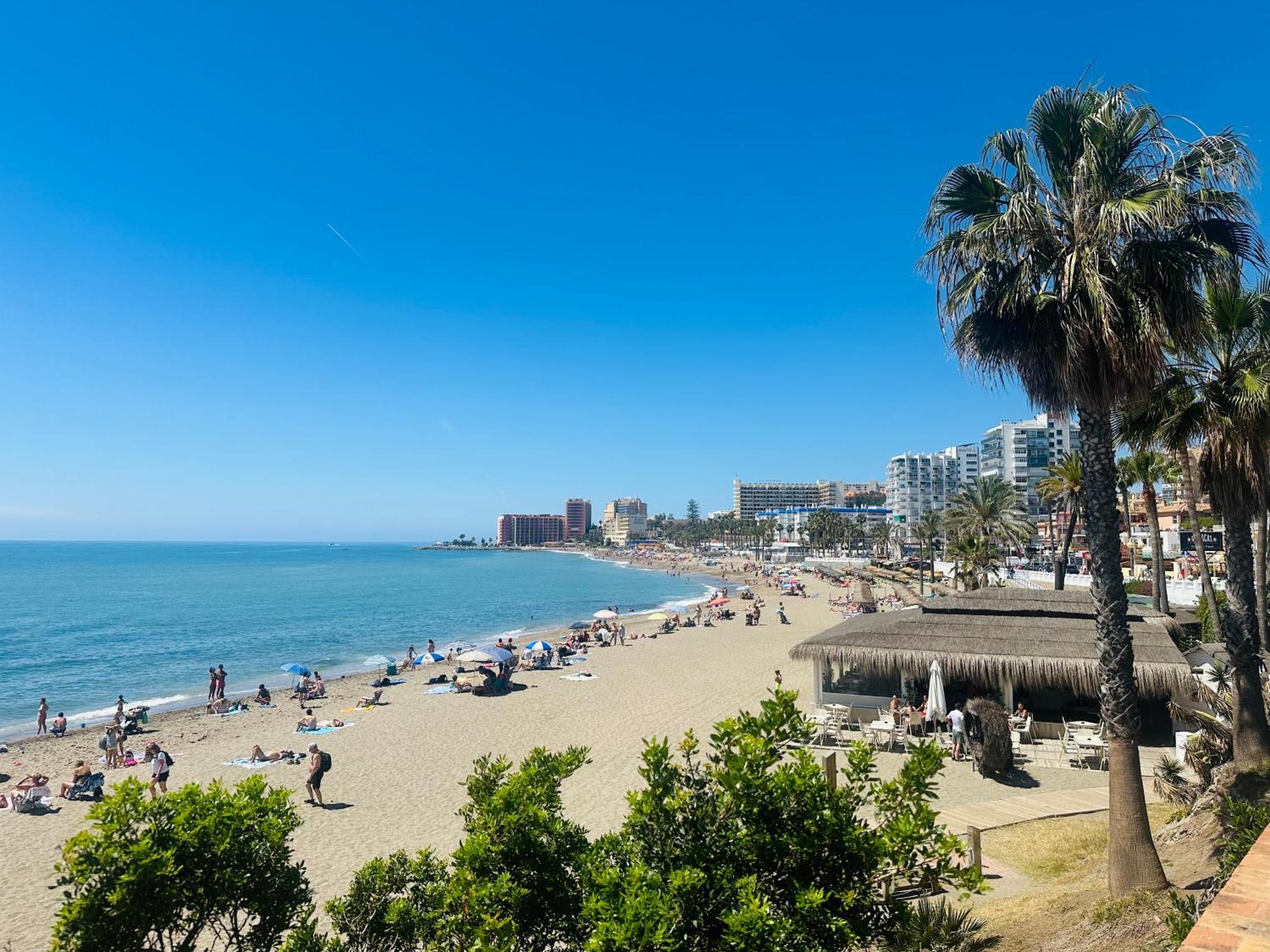 Luxury Beachfront Apartment In Benalmadena Costa Exterior photo
