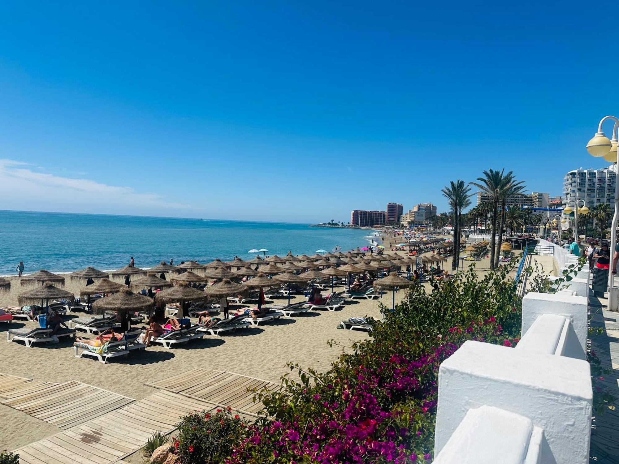 Luxury Beachfront Apartment In Benalmadena Costa Exterior photo